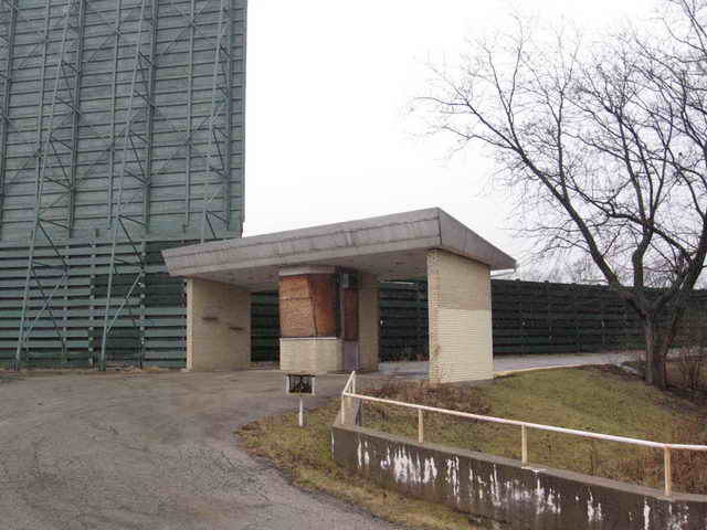 Park Layne 69 Drive-In - 2006 Photo (newer photo)